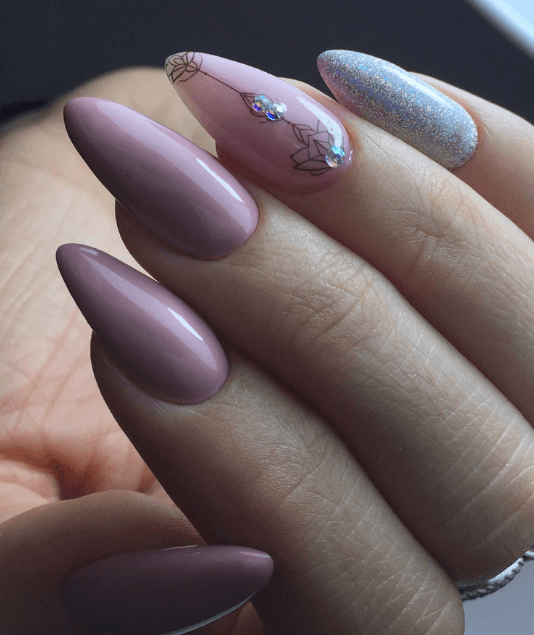 Mauve Mandelform Nägel