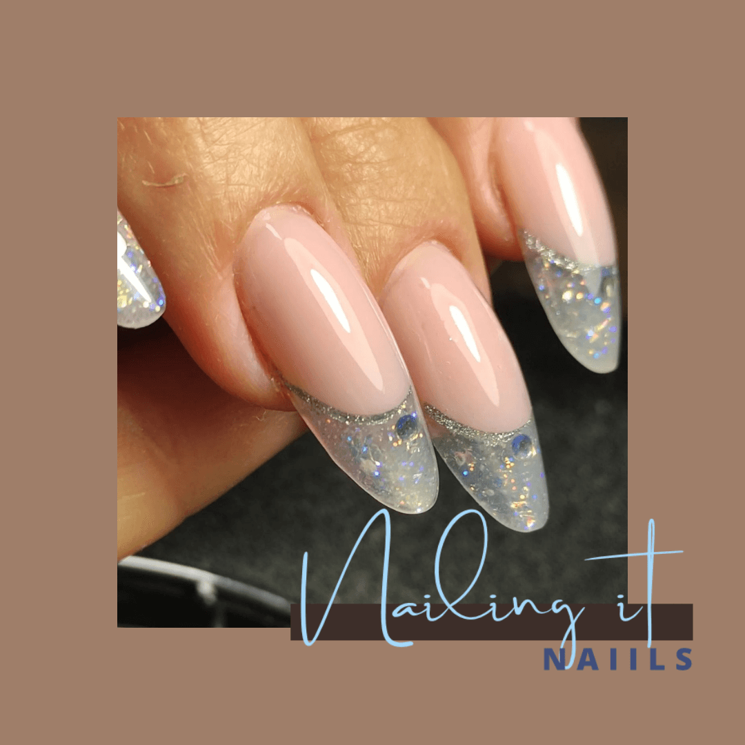 French Nägel mit Glitter